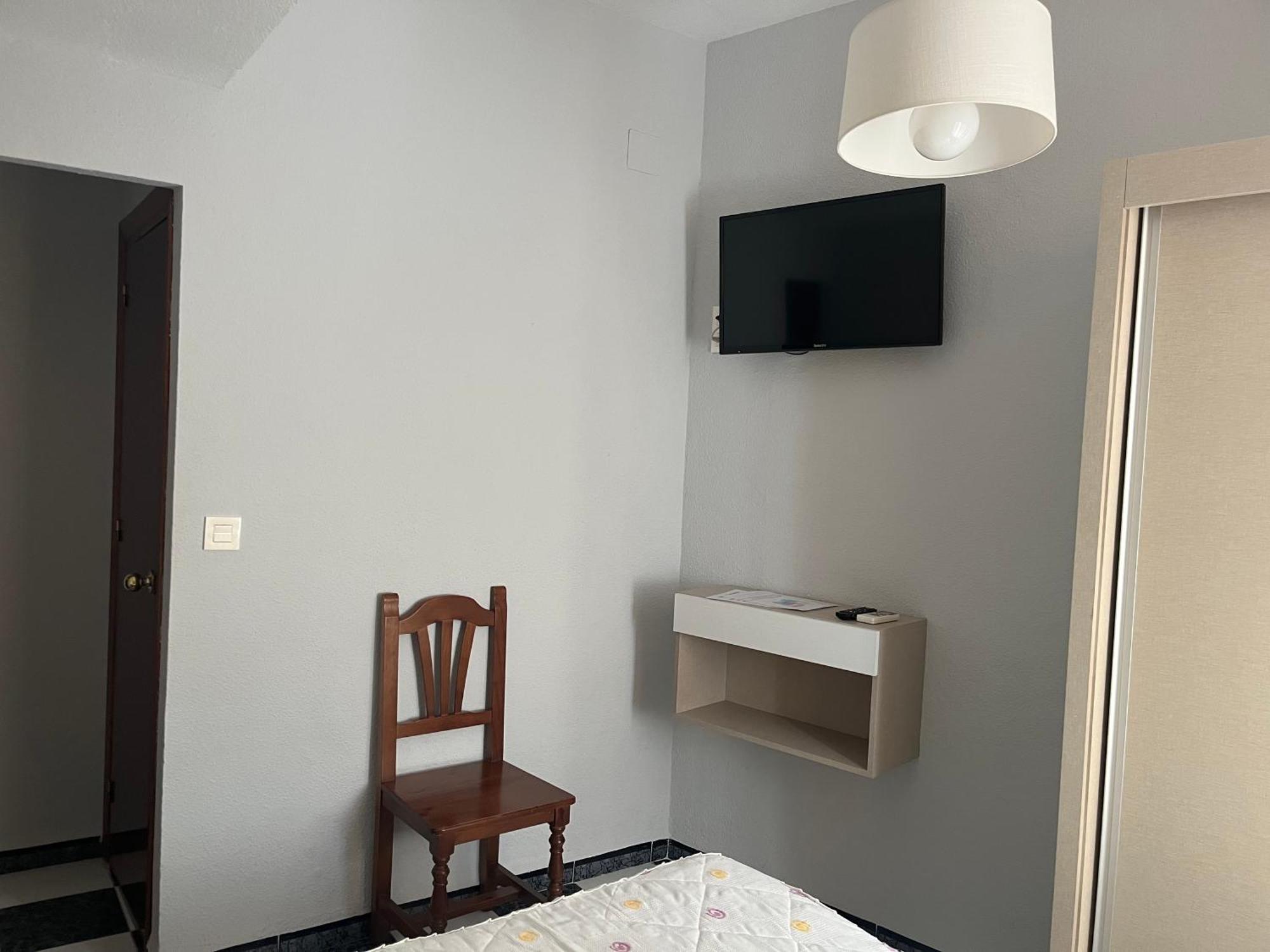 Hostal Plaza Damasco Almunecar Bagian luar foto