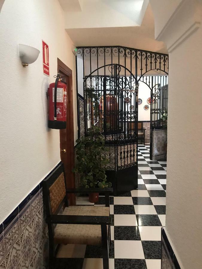 Hostal Plaza Damasco Almunecar Bagian luar foto